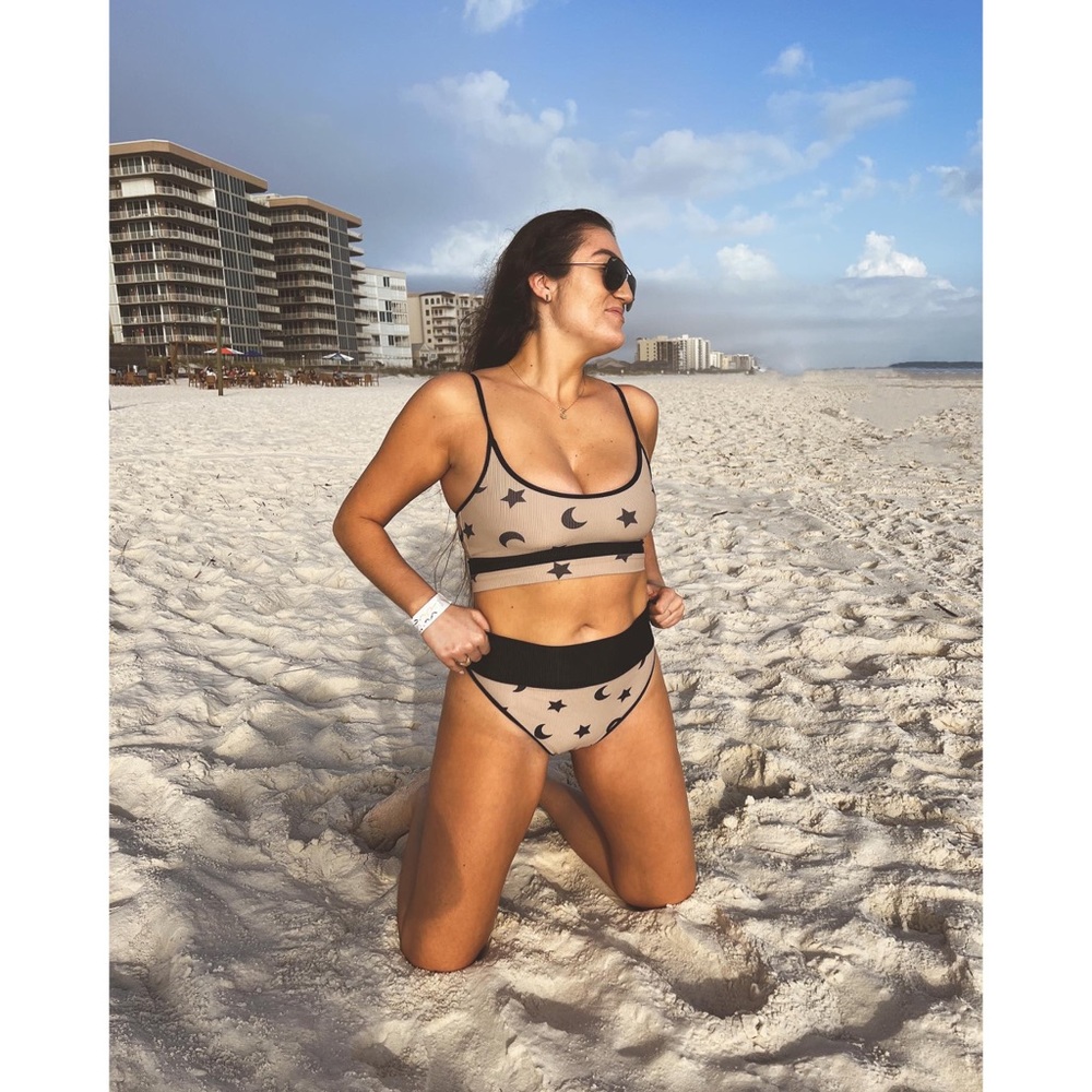 Beach Riot | Bikini Set. - Picture 3 of 7
